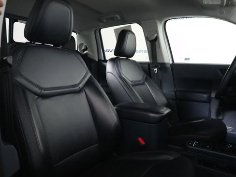 Used 2024 Ford Maverick Lariat w/ Black Appearance Package image 20