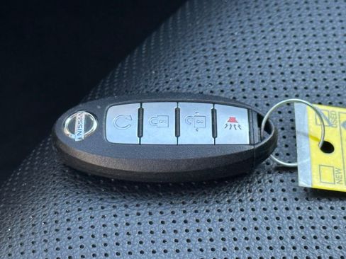 Used 2021 Nissan Rogue Sport SL w/ Premium Package image 34