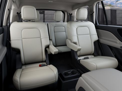 New 2027 Lincoln Aviator AWD image 11