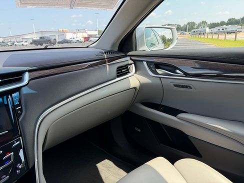 Used 2014 Cadillac XTS Premium FWD image 25