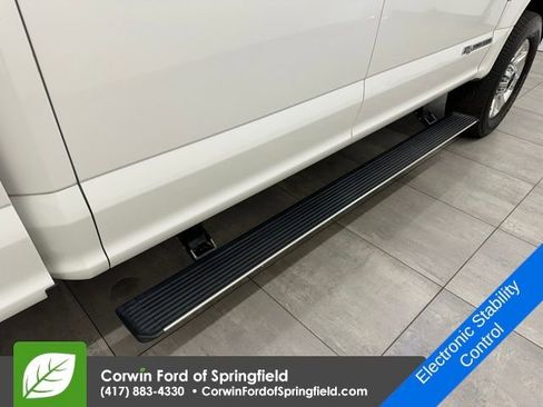 Used 2022 Ford F350 Platinum w/ FX4 Off-Road Package image 16