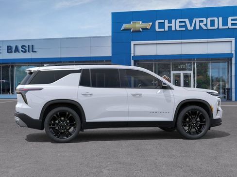 New 2027 Chevrolet Traverse LT AWD/4WD image 5