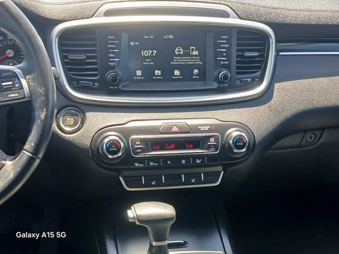Used 2020 Kia Sorento S FWD image 26