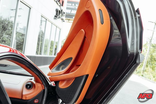 Used 2016 McLaren 570S Coupe RWD image 95
