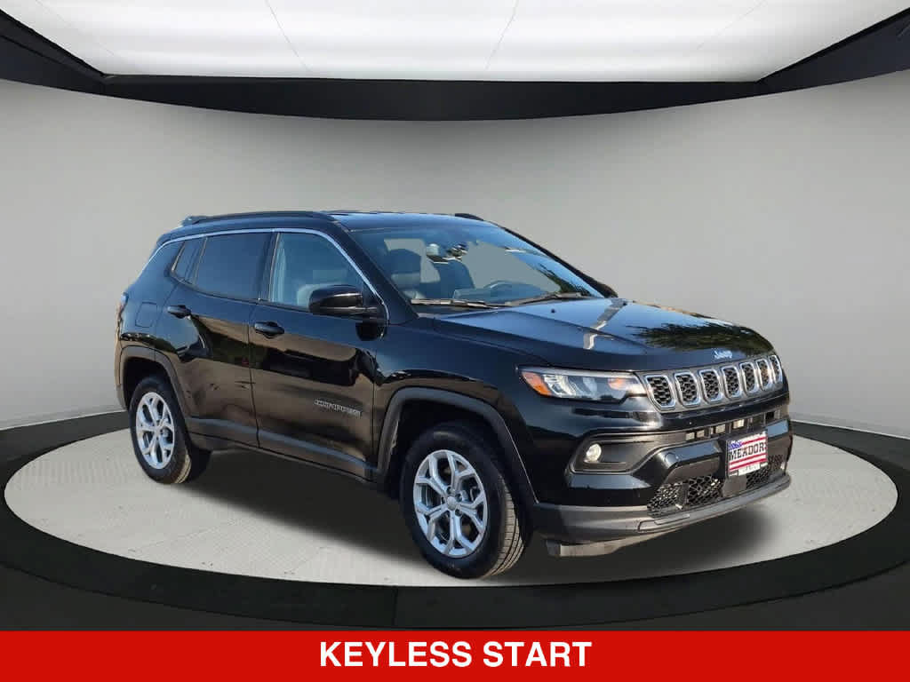 Used 2024 Jeep Compass Latitude AWD/4WD image 9
