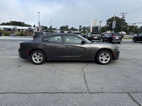 Used 2023 Dodge Charger SXT image 2