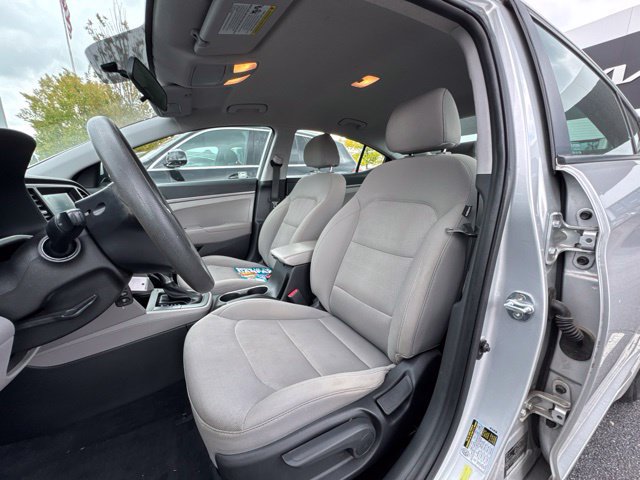 Used 2018 Hyundai Elantra SE w/ SE Connectivity Package 04 FWD image 8