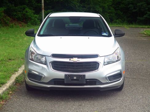 Used 2015 Chevrolet Cruze LS FWD image 19