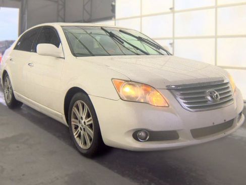 Used 2010 Toyota Avalon Limited FWD image 4
