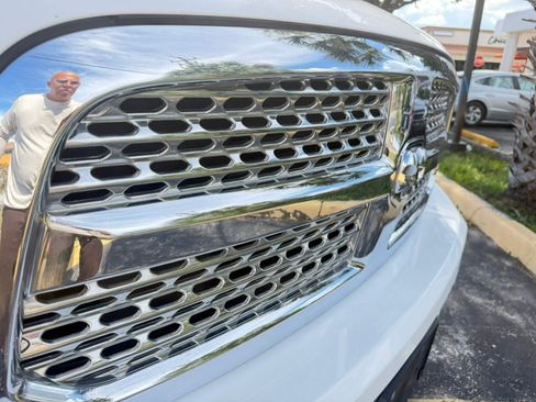 Used 2018 RAM 1500 Laramie w/ Convenience Group AWD/4WD image 12