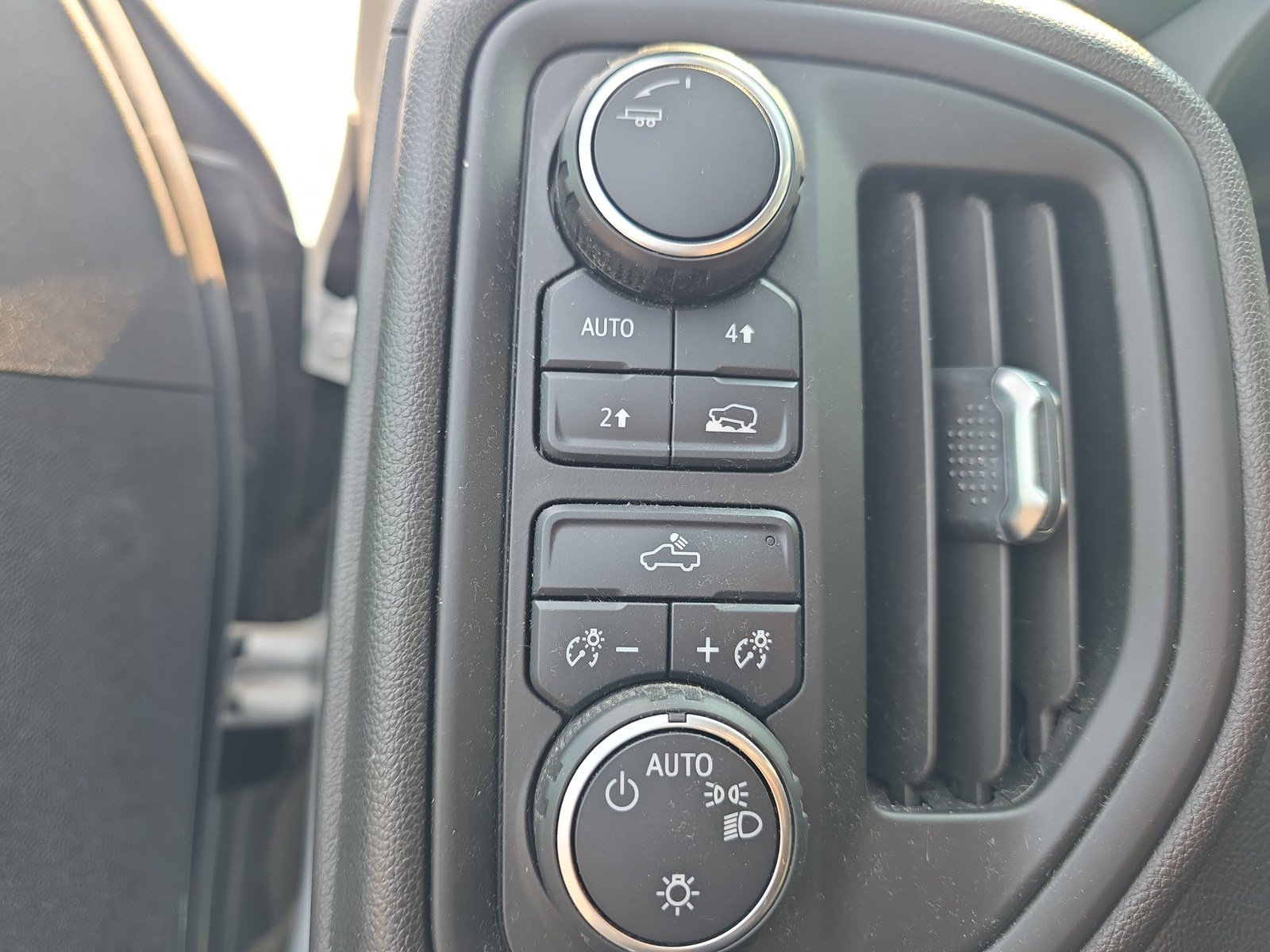 Used 2021 Chevrolet Silverado 1500 Custom w/ LPO, Dark Essentials Package AWD/4WD image 23