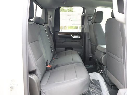 New 2026 GMC Sierra 2500 SLE w/ Preferred Package AWD/4WD image 39
