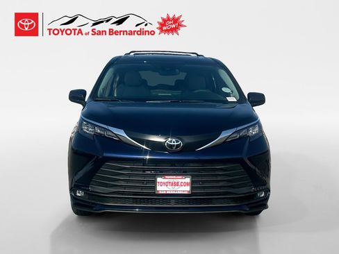 New 2026 Toyota Sienna XLE FWD image 8