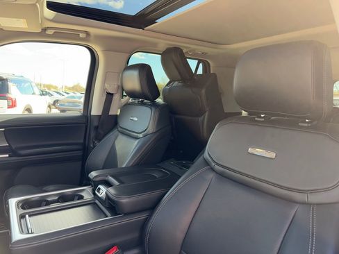 Used 2025 Ford Expedition Max Platinum image 10