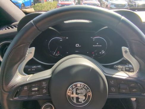 Used 2024 Alfa Romeo Stelvio Veloce image 32