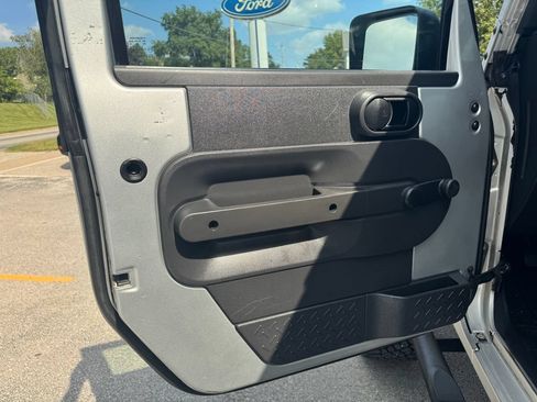 Used 2008 Jeep Wrangler X AWD/4WD image 15