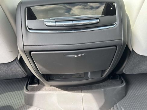 New 2026 Cadillac Escalade ESV V AWD/4WD image 15