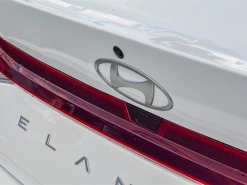 Certified 2024 Hyundai Elantra SEL image 8