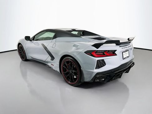 Used 2024 Chevrolet Corvette Stingray Preferred Conv w/ Z51 Performance Package RWD image 3