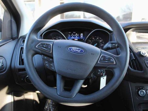 Used 2018 Ford Focus SE image 16