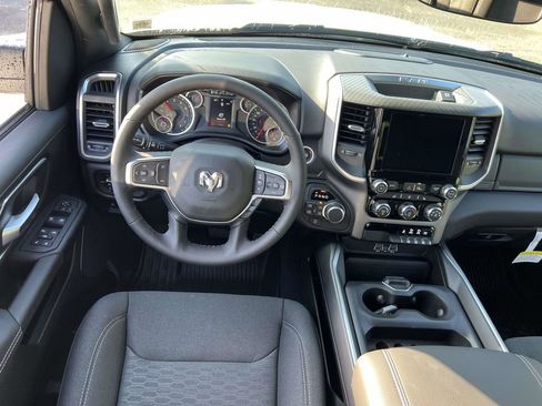 Used 2025 RAM 1500 Big Horn AWD/4WD image 17