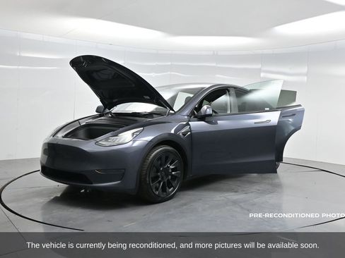 Used 2023 Tesla Model Y Long Range image 37