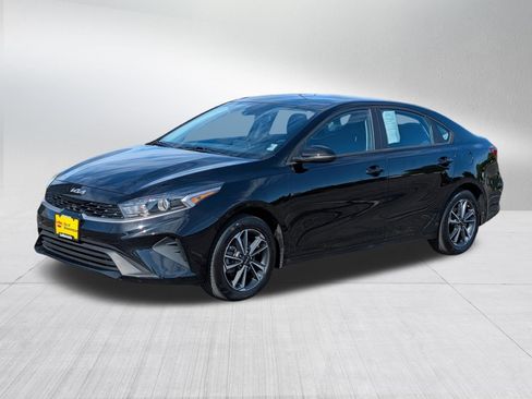 Certified 2024 Kia Forte LXS w/ LXS Technology Package FWD image 3