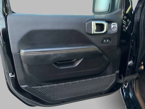 Certified 2025 Jeep Wrangler Unlimited Sahara w/ Safety Group AWD/4WD image 20