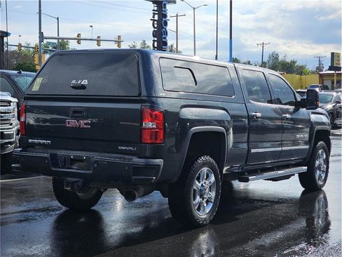 Used 2018 GMC Sierra 2500 Denali w/ Duramax Plus Package AWD/4WD image 3