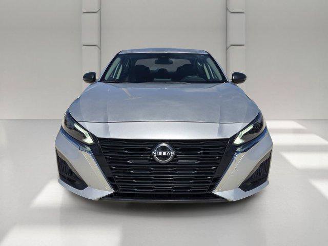 Used 2024 Nissan Altima 2.5 SV FWD image 8