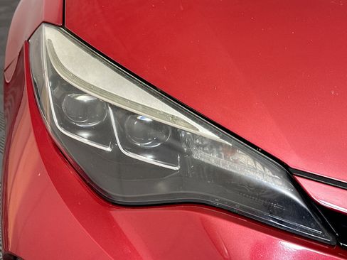 Used 2018 Toyota Corolla SE image 9