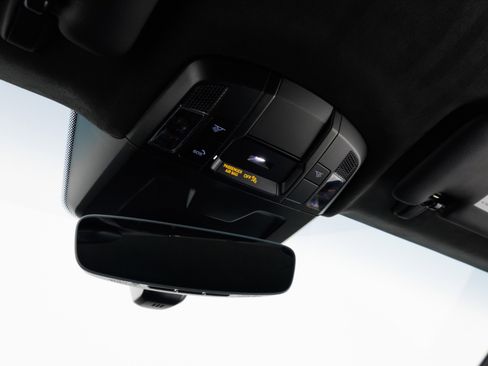 Used 2025 Porsche 911 GT3 RWD image 28