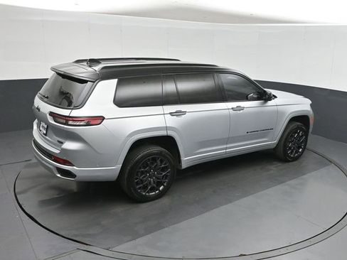 Used 2023 Jeep Grand Cherokee L Summit AWD/4WD image 34