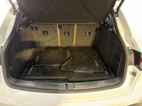 Used 2023 Porsche Macan AWD/4WD image 29