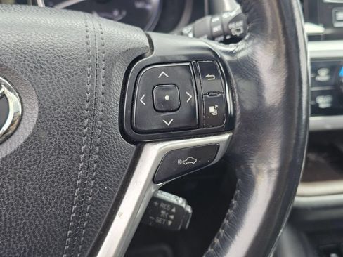 Used 2015 Toyota Highlander Limited Platinum AWD/4WD image 30