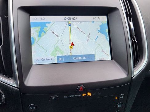 Used 2020 Ford Edge Titanium w/ Equipment Group 301A FWD image 17