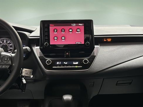 Used 2022 Toyota Corolla LE image 22