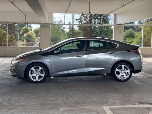Used 2016 Chevrolet Volt LT w/ Comfort Package FWD image 8