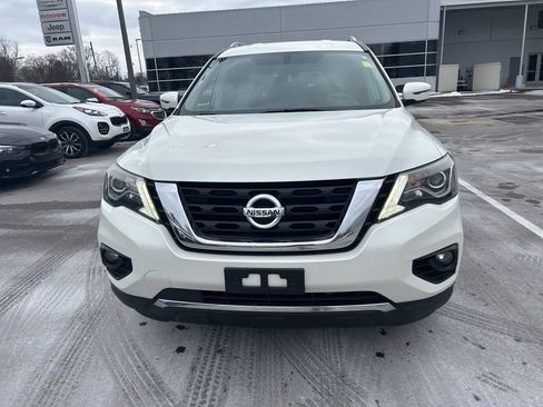 Used 2018 Nissan Pathfinder SV w/ SV All Weather Package image 2