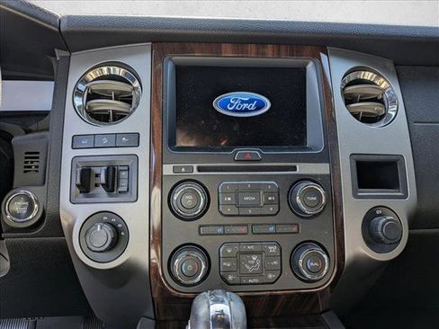 Used 2017 Ford Expedition EL Platinum image 10