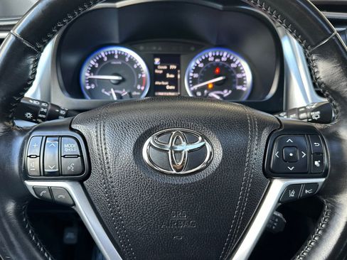 Used 2017 Toyota Highlander XLE AWD/4WD image 35