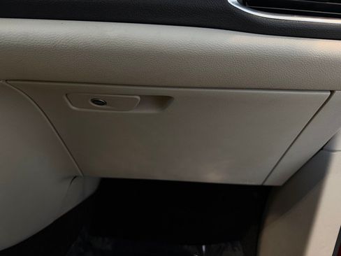 Used 2018 Chrysler Pacifica Limited w/ Advanced Safetytec Group FWD image 45