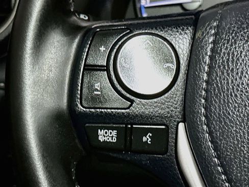 Used 2018 Toyota RAV4 XLE image 32