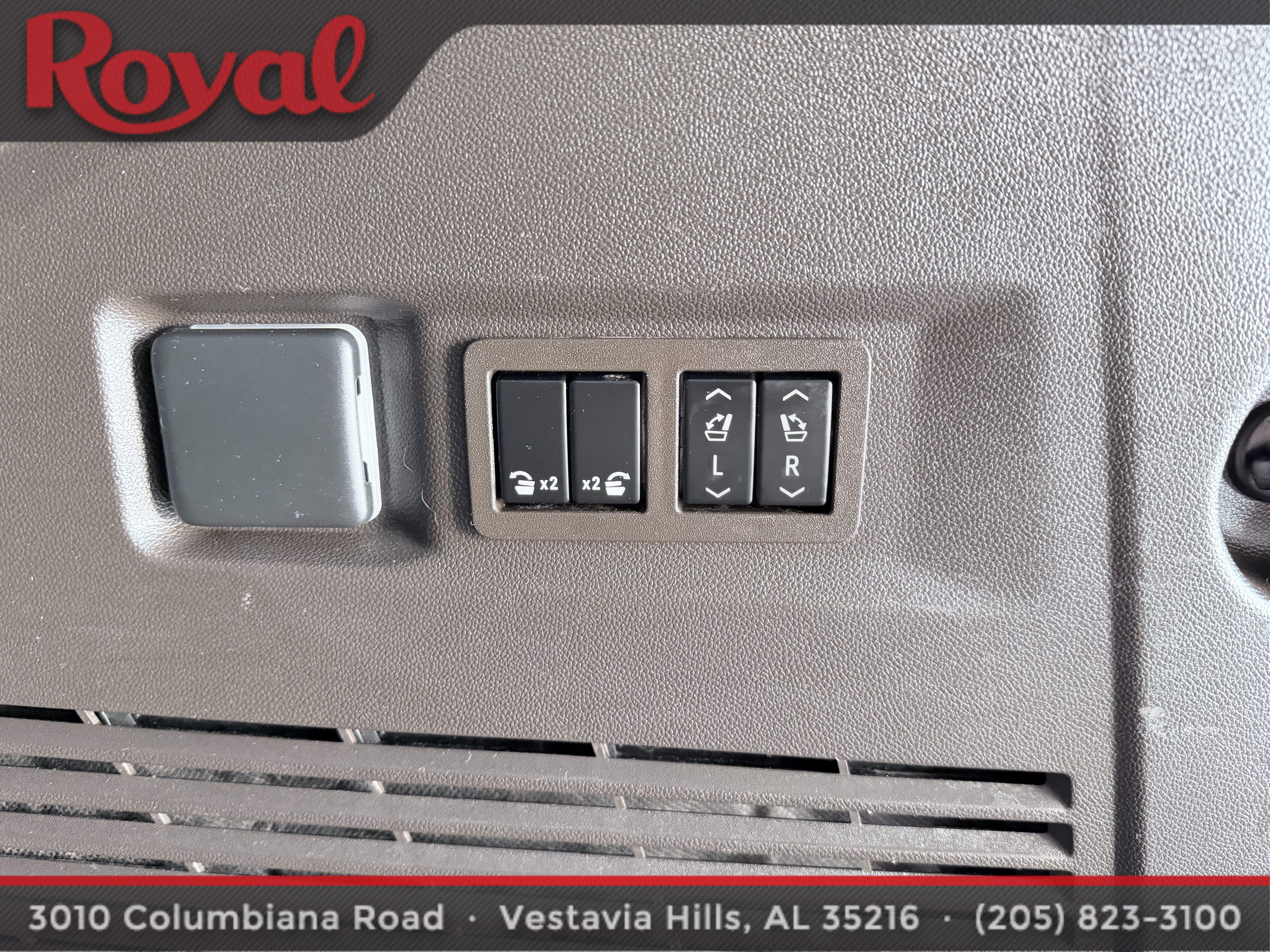 Used 2021 GMC Yukon Denali AWD/4WD image 8
