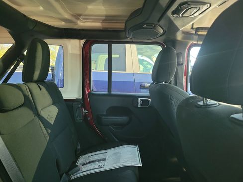 Used 2021 Jeep Wrangler Unlimited Sport image 9