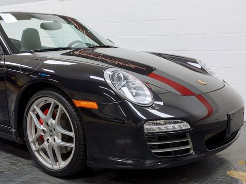 Used 2011 Porsche 911 Carrera 4S AWD/4WD image 32