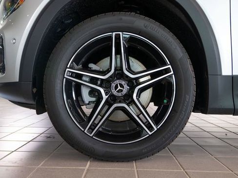 New 2026 Mercedes-Benz GLB 250 4MATIC image 9