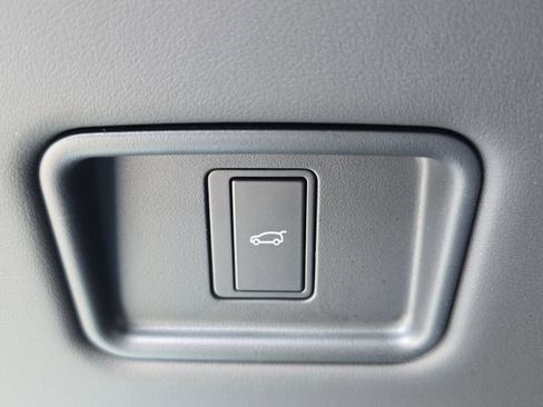 New 2025 Land Rover Range Rover SE image 27