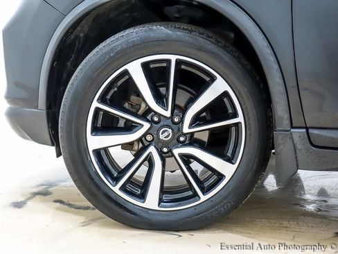 Used 2017 Nissan Rogue SL w/ SL Premium Package image 12