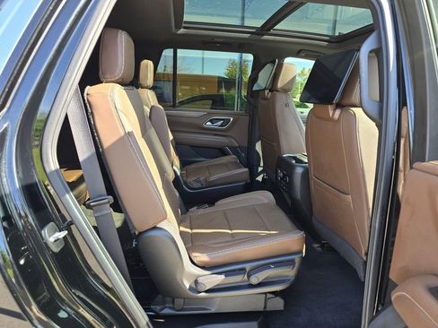 Used 2021 Chevrolet Tahoe High Country w/ Premium Package AWD/4WD image 13